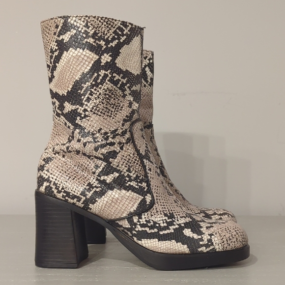 Durango Snakeskin Boots Block Heel Leather size 8.5 Made In Brazil - Picture 2 of 11